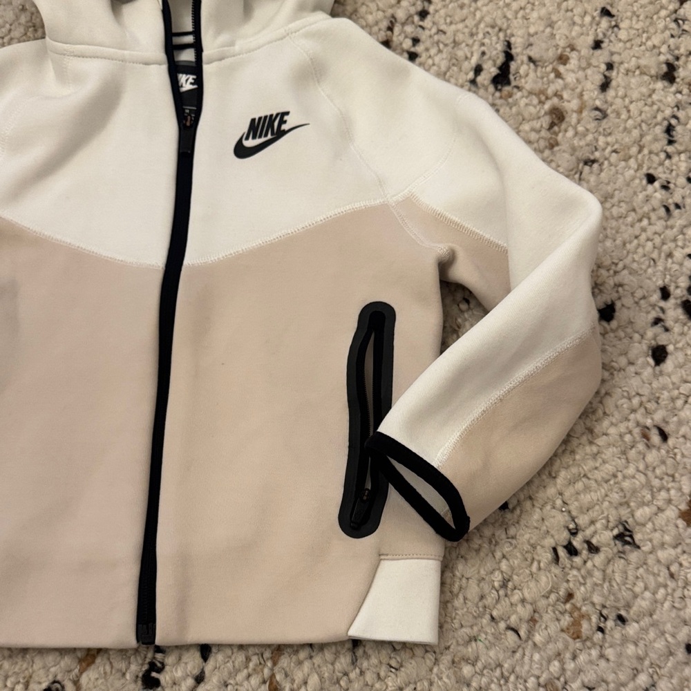 Nike Kids' Cream and White Raincoat - Picture 2 of 3
